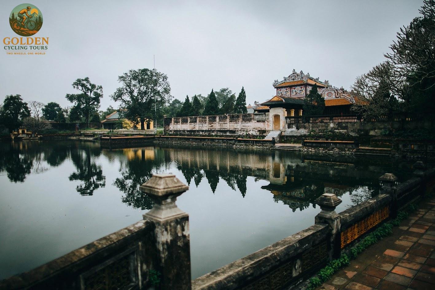 Phuoc Tich Village & Tam Giang Lagoon Full-Day Biking Tour from Hue